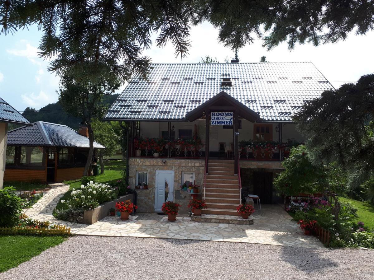 Guest House Family Varda Plitvice Lakes Plitvička Jezera Exterior foto